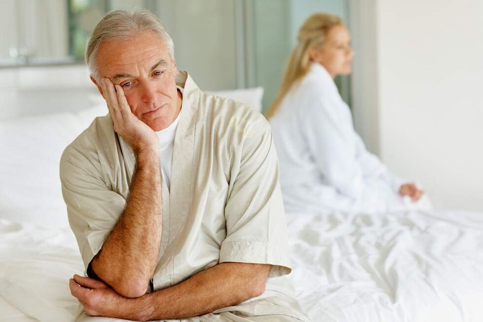 Μετά την ηλικία των 60 ετών, ένας άνδρας μπορεί να υποφέρει από στυτική δυσλειτουργία